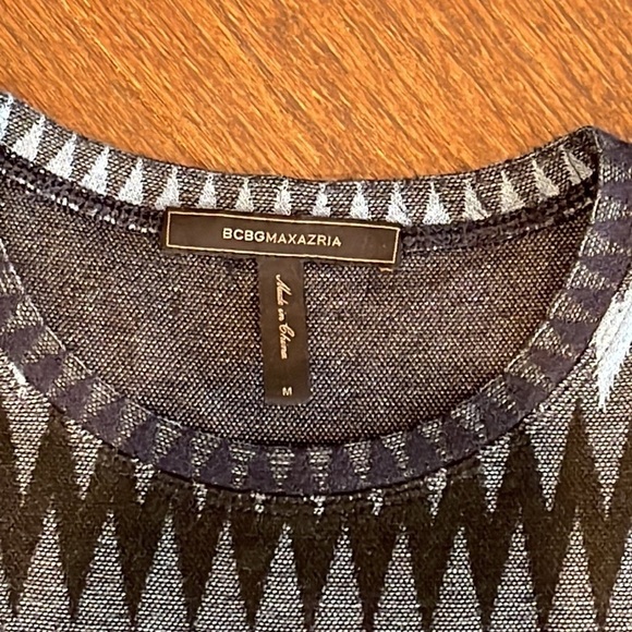 BCBG MaxAzria Short Sleeve Top Size M - Picture 4 of 5